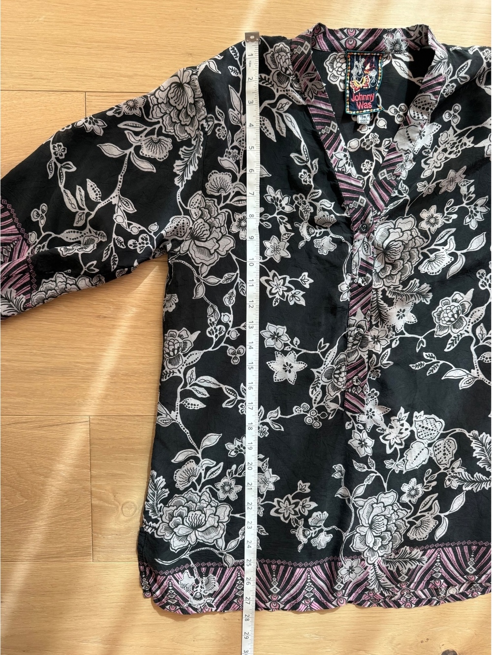 Johnny Was Edina Floral Blouse XS Black Pink 100% Rayon Modified Sleeves - Picture 10 of 10